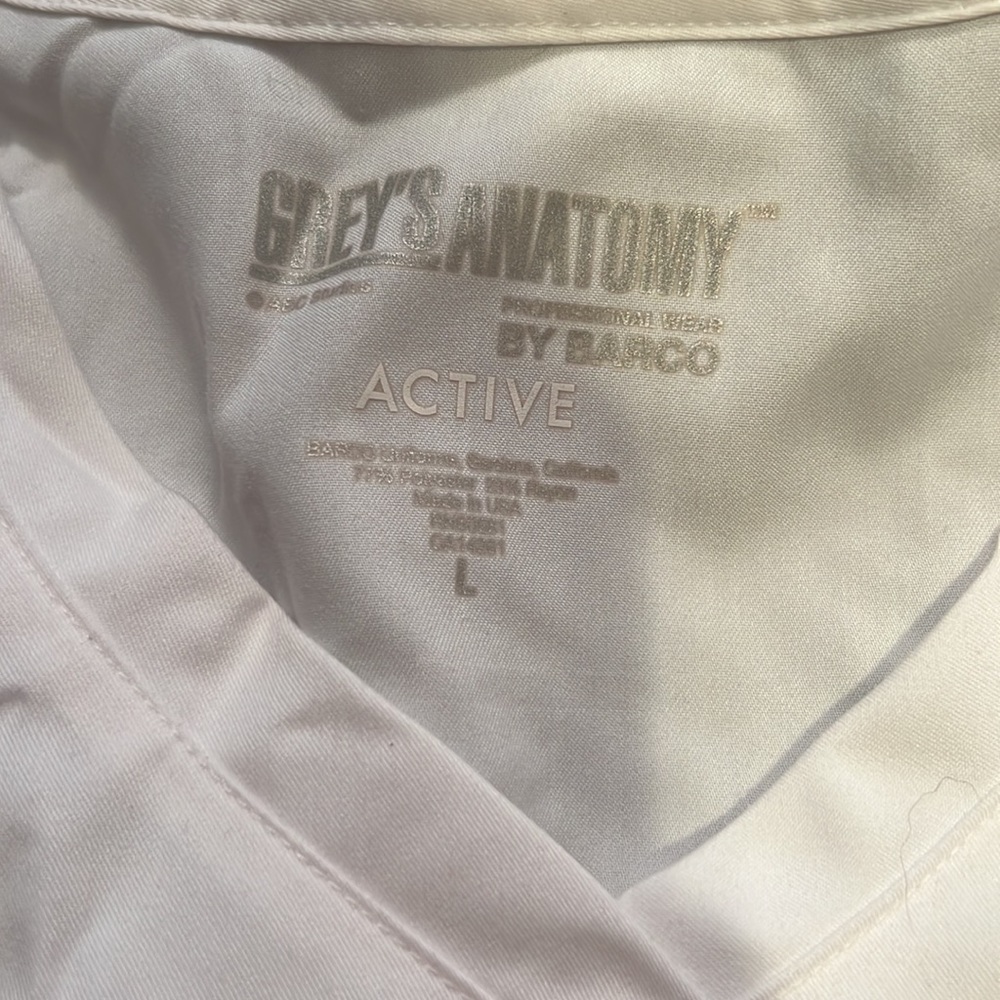 Scrub top - Picture 2 of 2